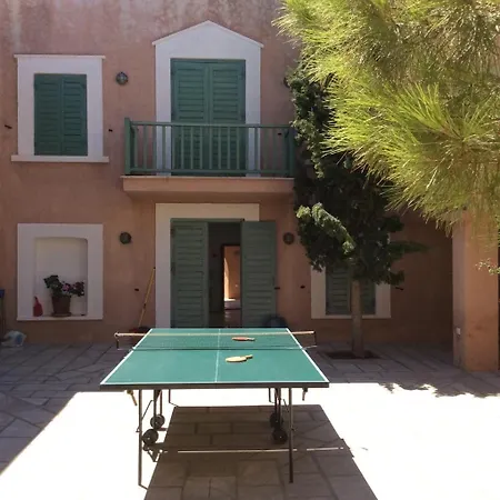 Beachfront Majestic Apartment *