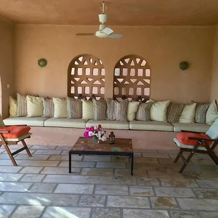 Beachfront Majestic Liaropa