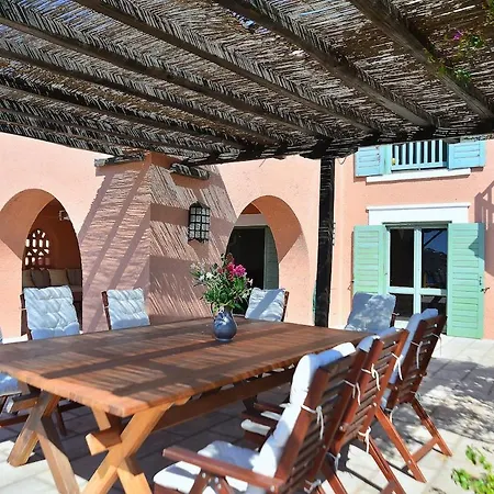 Beachfront Majestic *