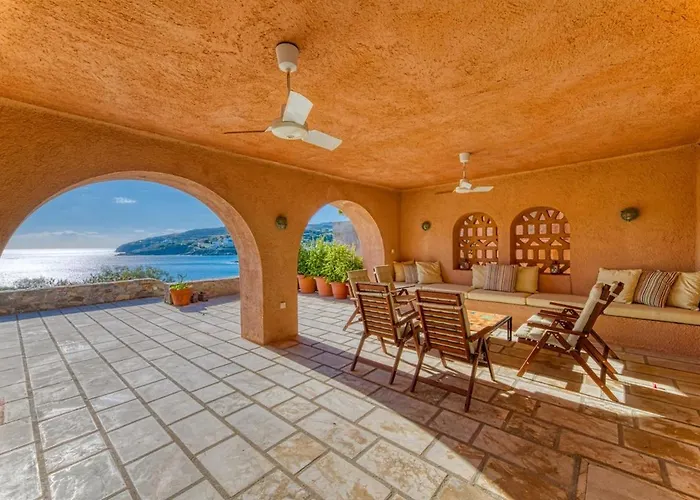 Beachfront Majestic *