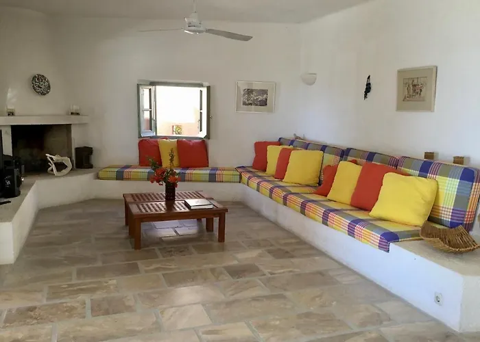 Beachfront Majestic Apartment Liaropá