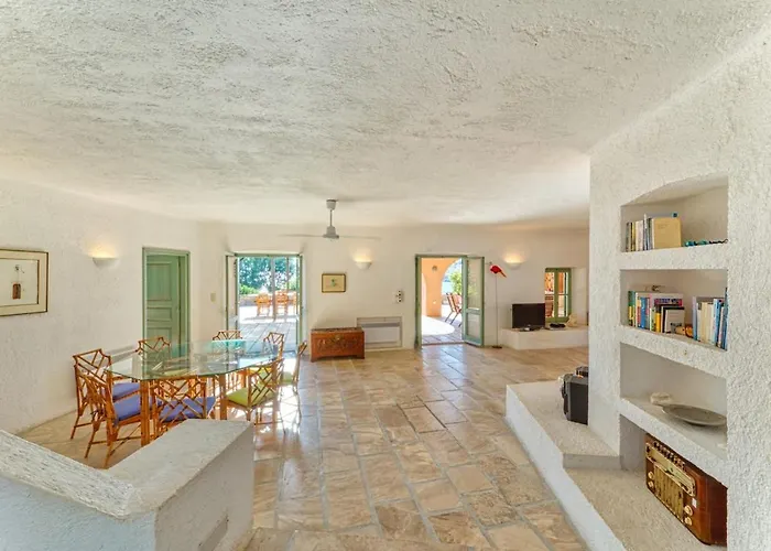 Apartment Beachfront Majestic Liaropá