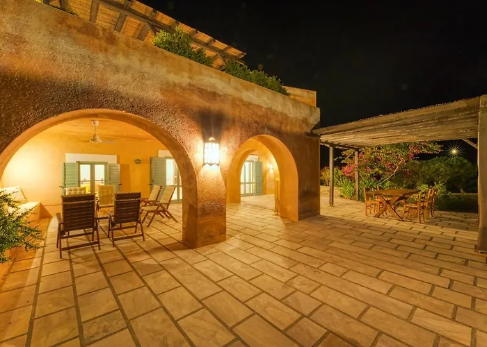 Beachfront Majestic Apartment *